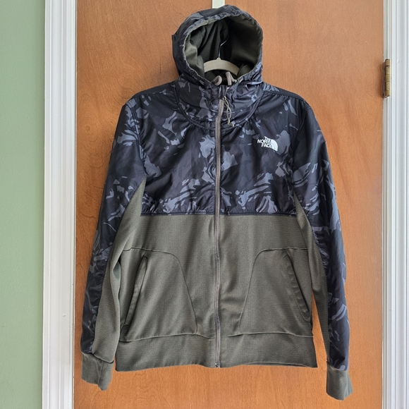 Men’s Medium North Face jacket - Picture 2 of 9